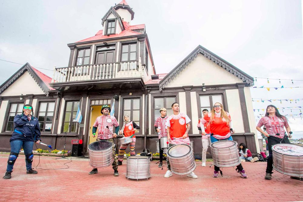 f445e0de-4755-4de0-9216-4faa45a7b0f8