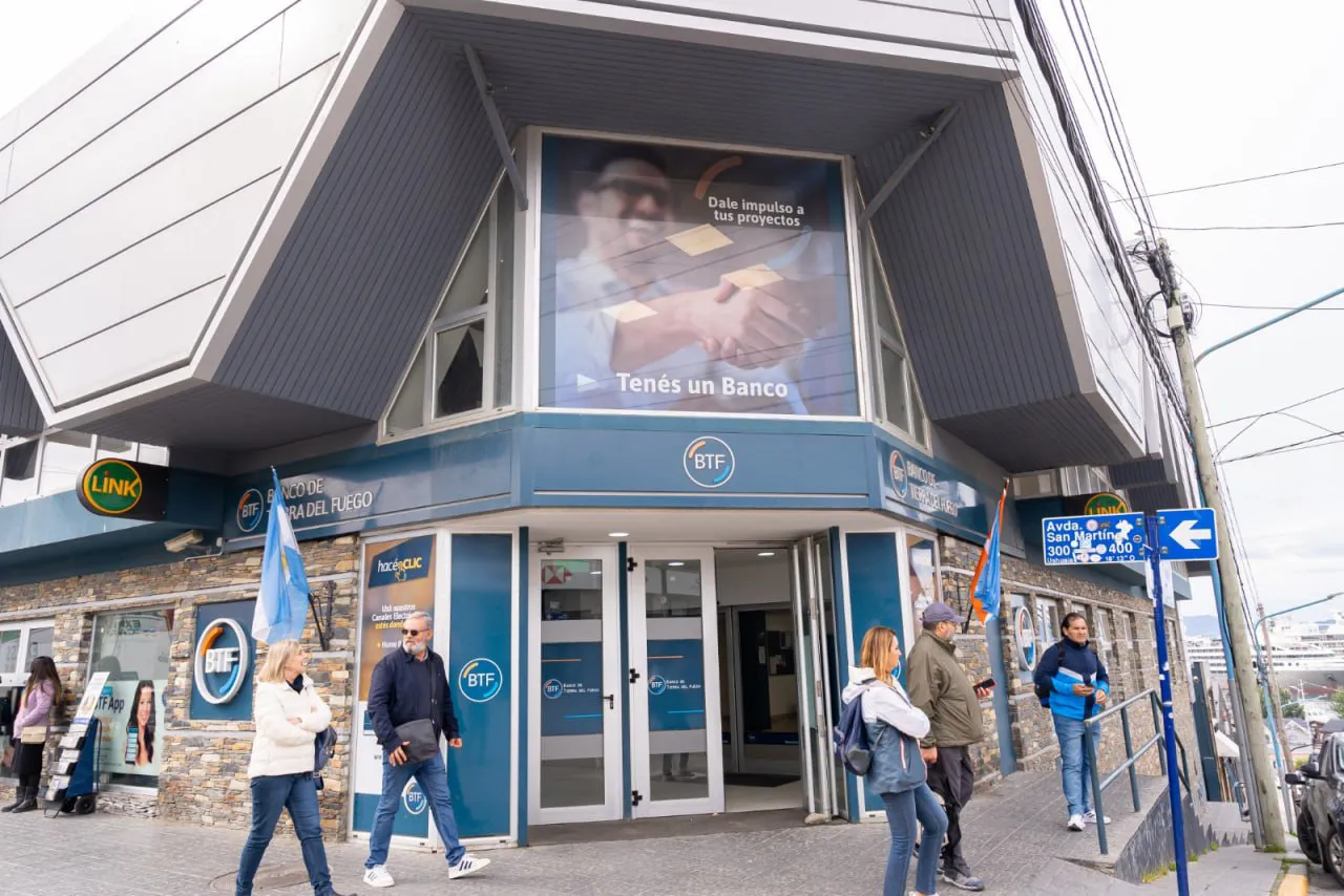 photo_5183702601022156318_y