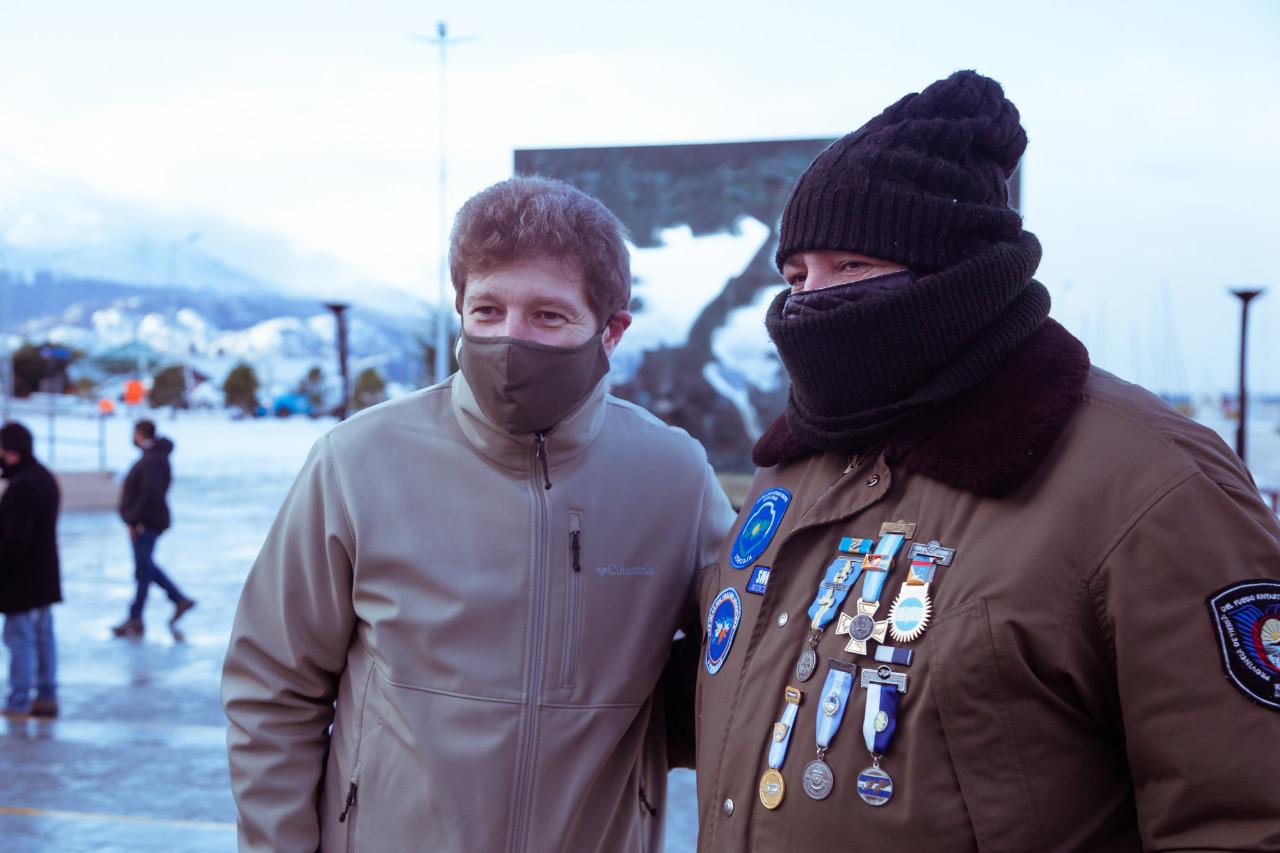 03E51C25-CD57-4138-804D-E0FB5B103C2C