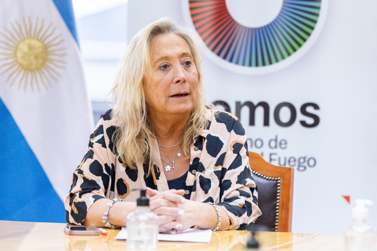 photo_5109496999350217840_y