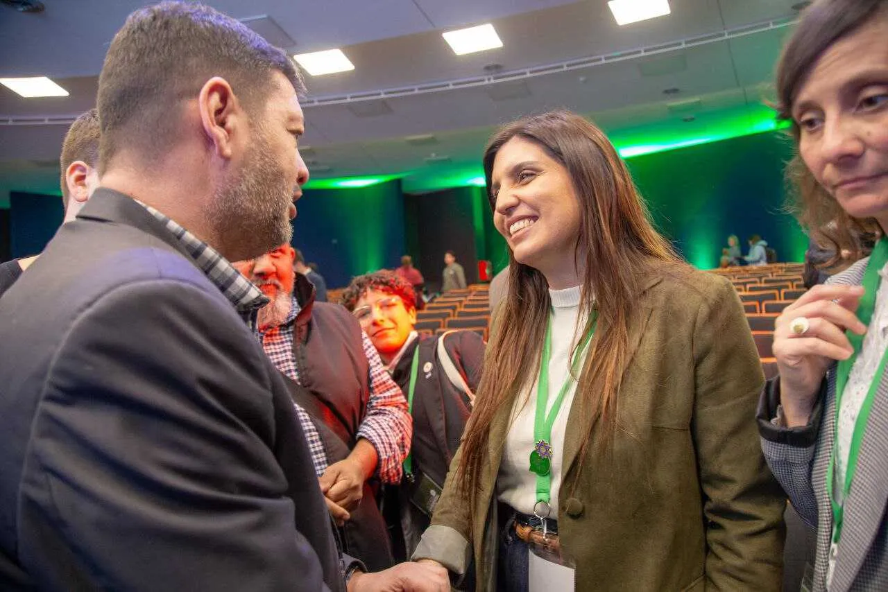 photo_4934247743669514328_y-1