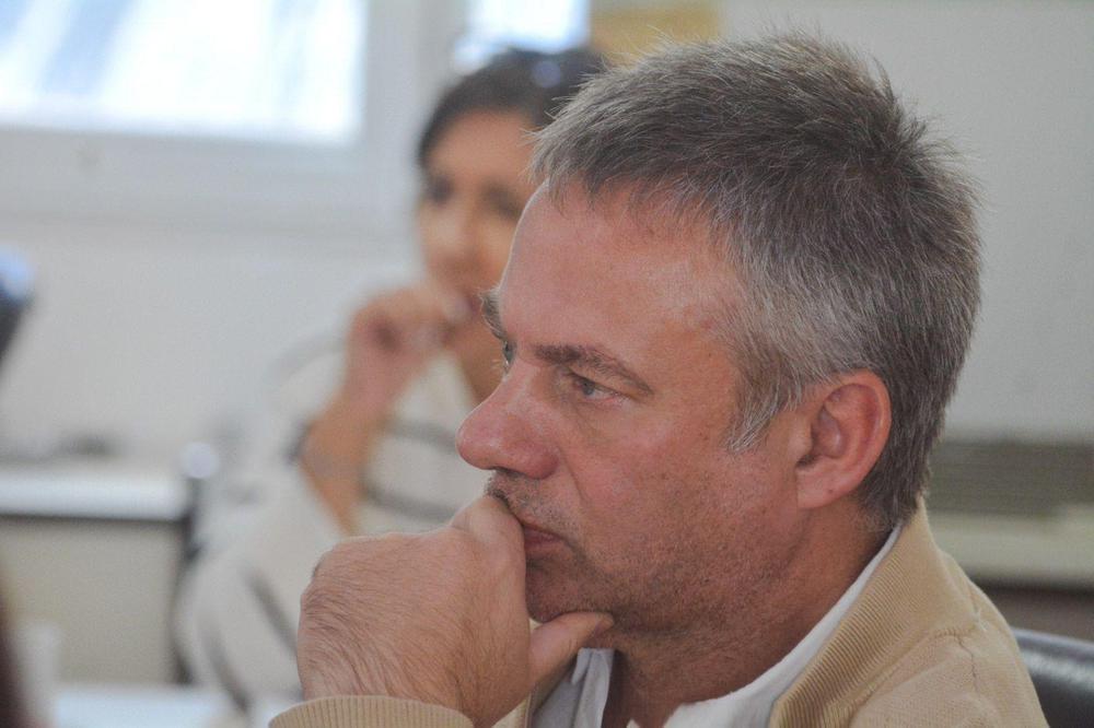 d8fed5cf-d65a-48ce-a5d3-657a85f63c80