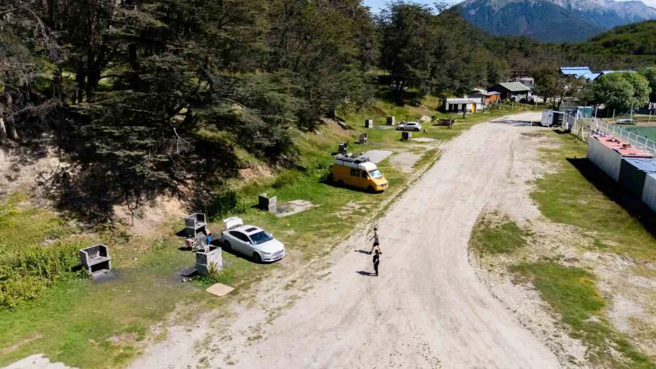 photo_4913580094756948992_y-1-1