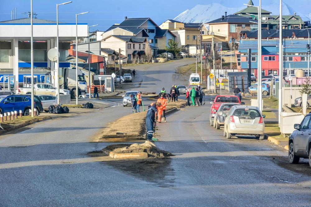 42f18b74-7bd9-45c3-89e8-4c9be76972fa