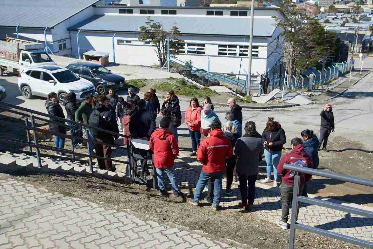 photo_5139065160537410406_y-2