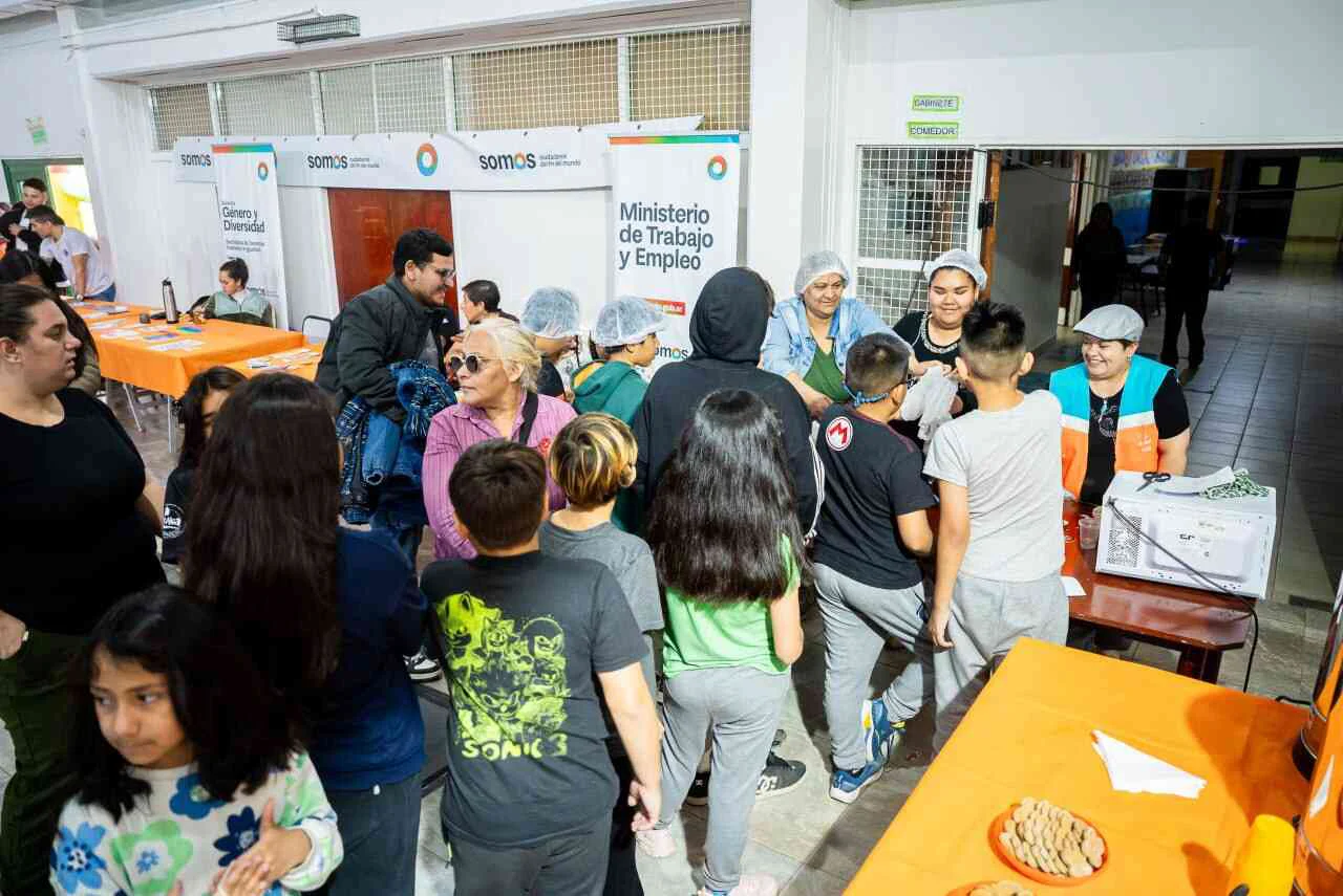 photo_5068831553210747882_y-1