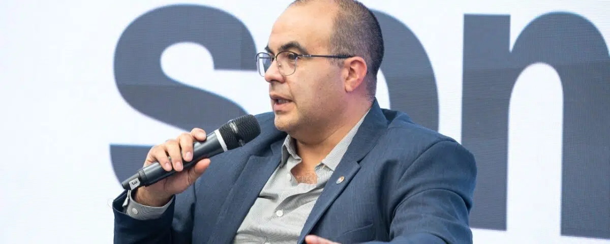 Aguirre-1-1200x480.jpg