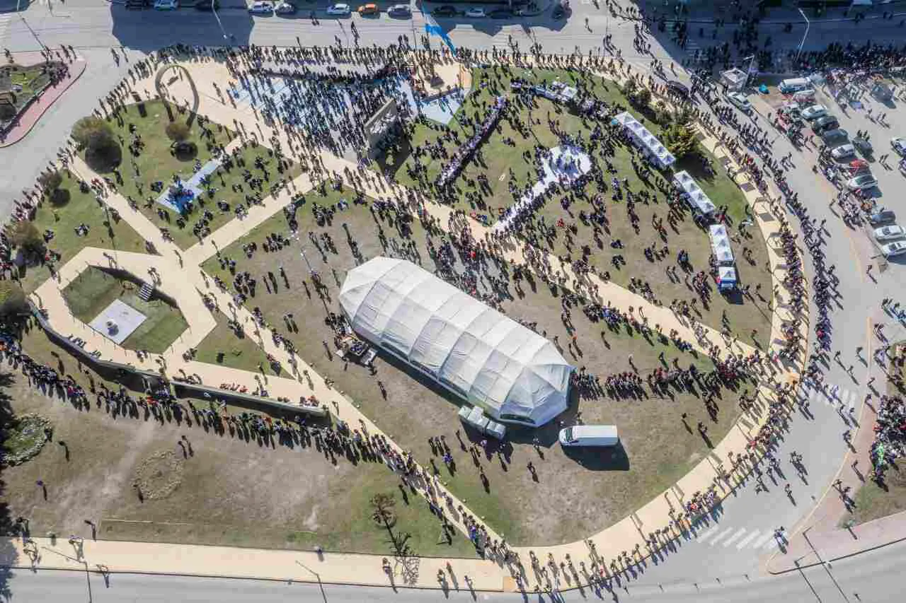 photo_5145805441693584176_y-1