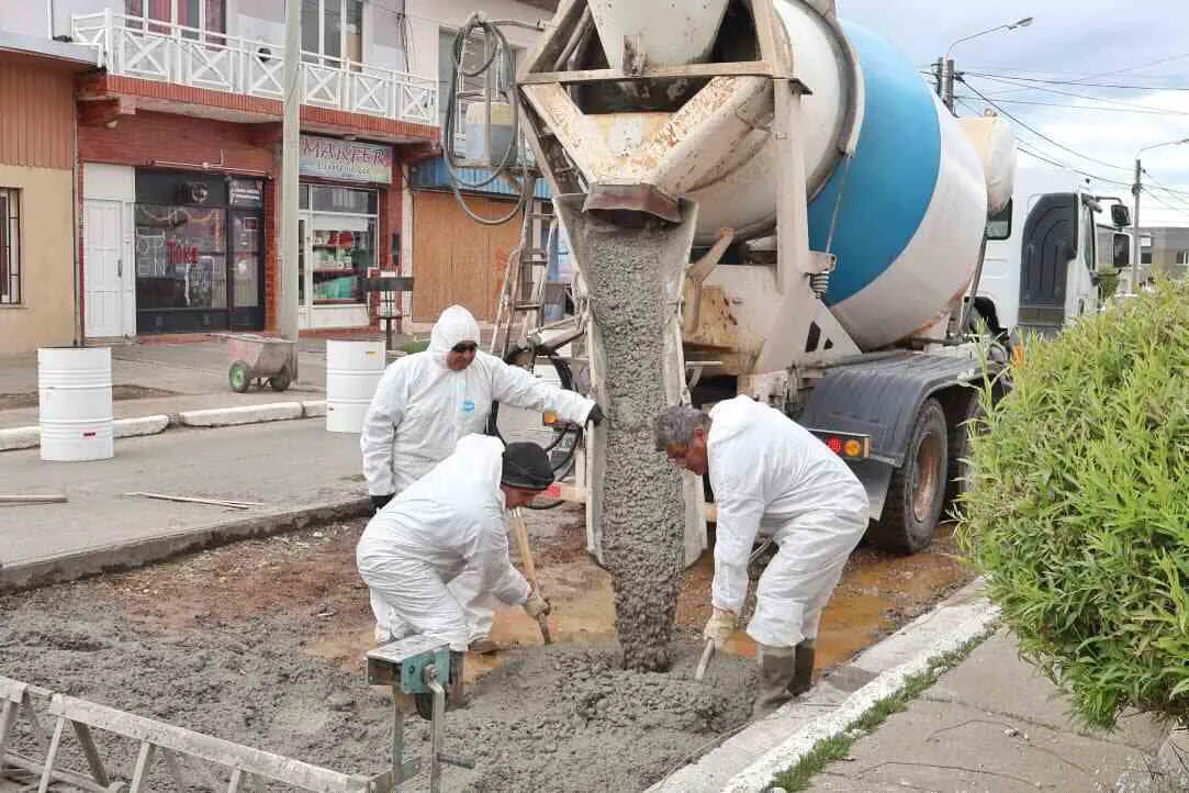 photo_5087140281534057583_y-1