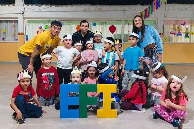 585ce17a-ca1a-4816-b968-4111689d8a2f